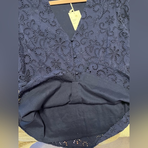 NWT Ecru Navy Blue Eyelet Women Top- Smal - Picture 9 of 9